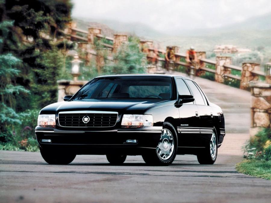  Cadillac DeVille Concours 1997 года  (фото 12 из 21)